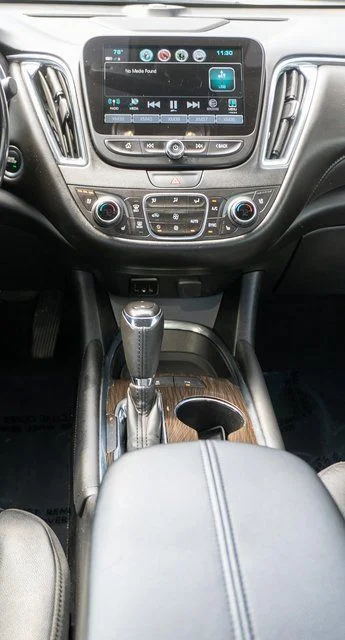 Used 2018 White Chevrolet Premier image 17