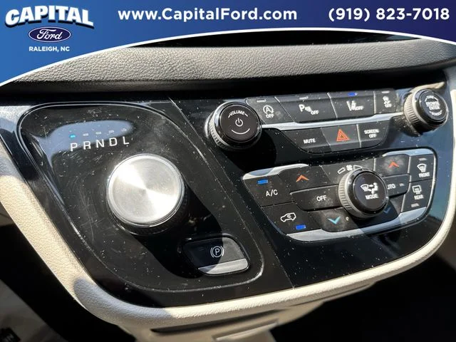 Used 2024 White Chrysler Touring L image 28
