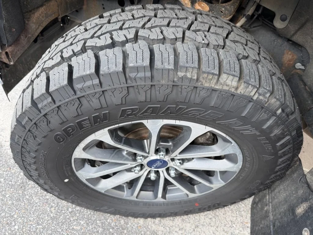 Used 2018 White Ford XL image 21