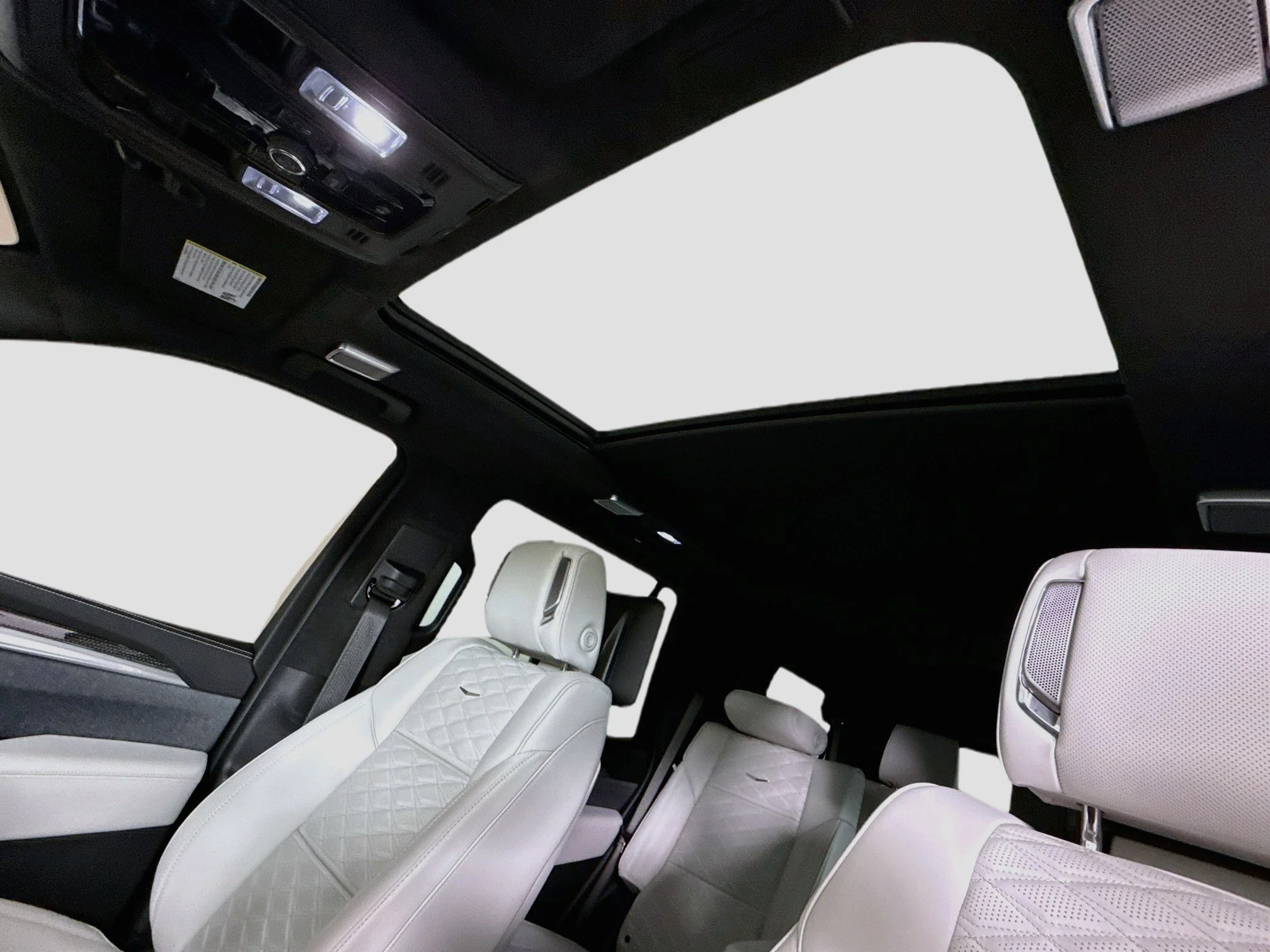 Used 2026 Vibrant White Tricoat Cadillac V-Series image 25