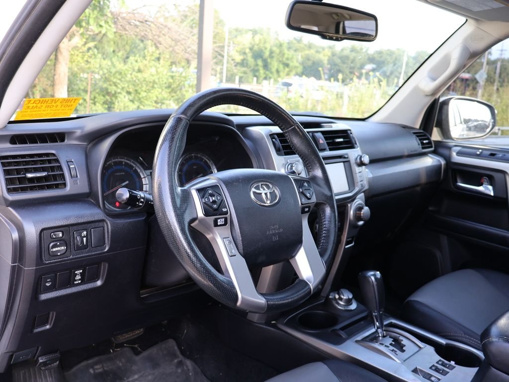 Used 2018 White Toyota SR5 Premium image 9