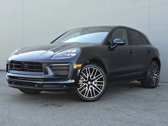 Certified Pre-Owned 2025 Porsche Macan