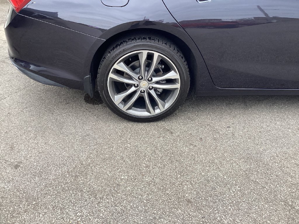 Used 2022 DARK ASH METALLIC Chevrolet Premier image 27