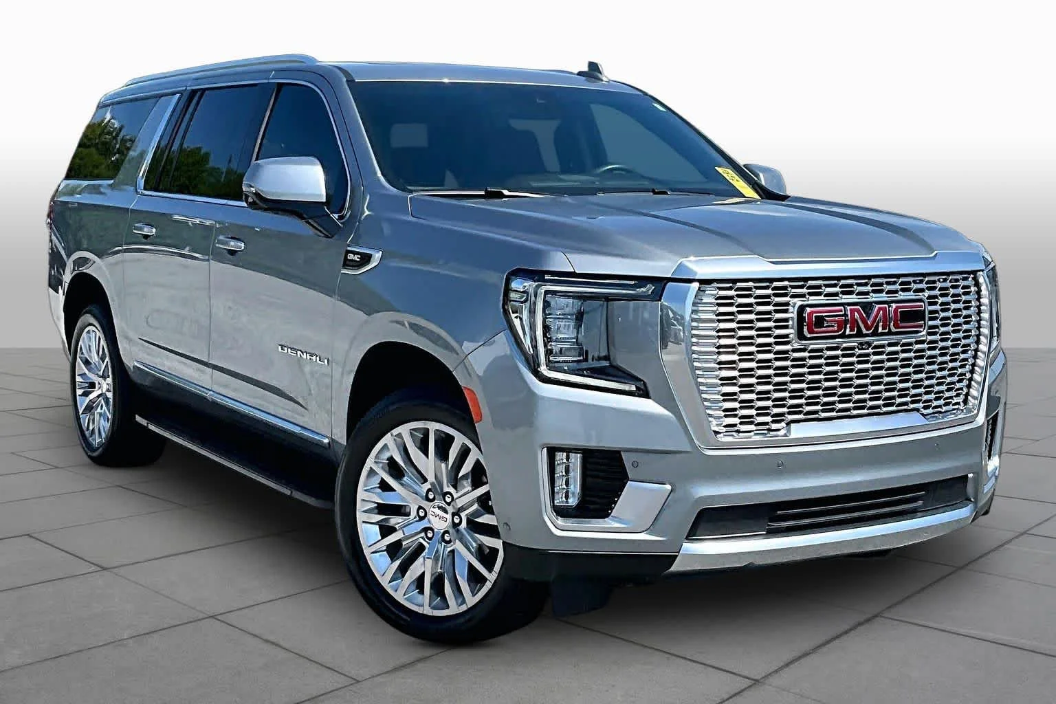 Used 2024 Sterling Metallic GMC Denali image 3