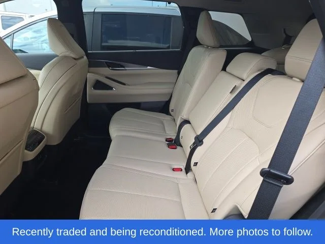 Used 2025 Black INFINITI LUXE image 5