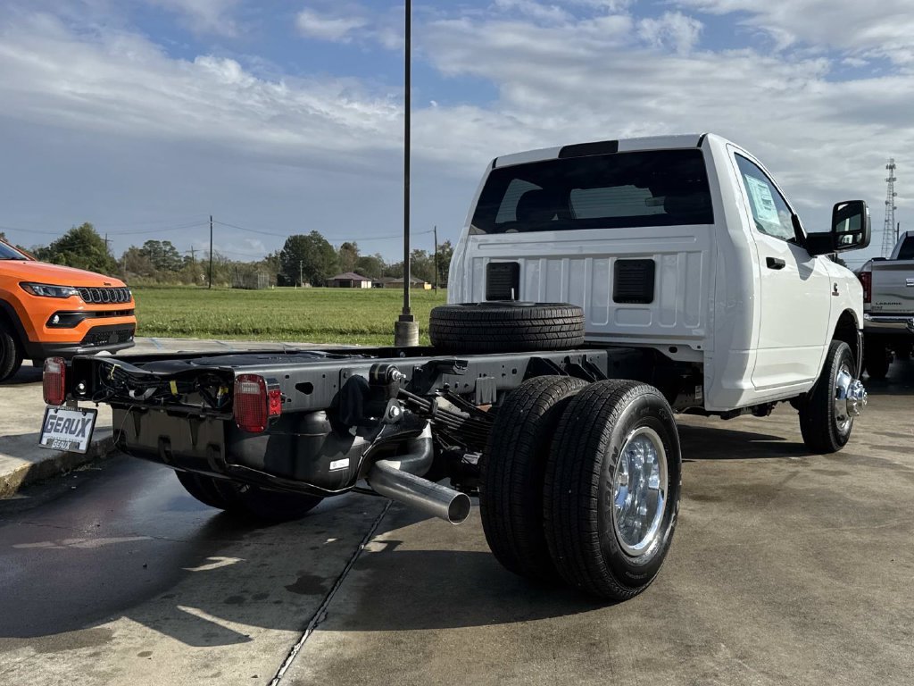 2026 RAM 3500 Chassis Tradesman - Photo 14
