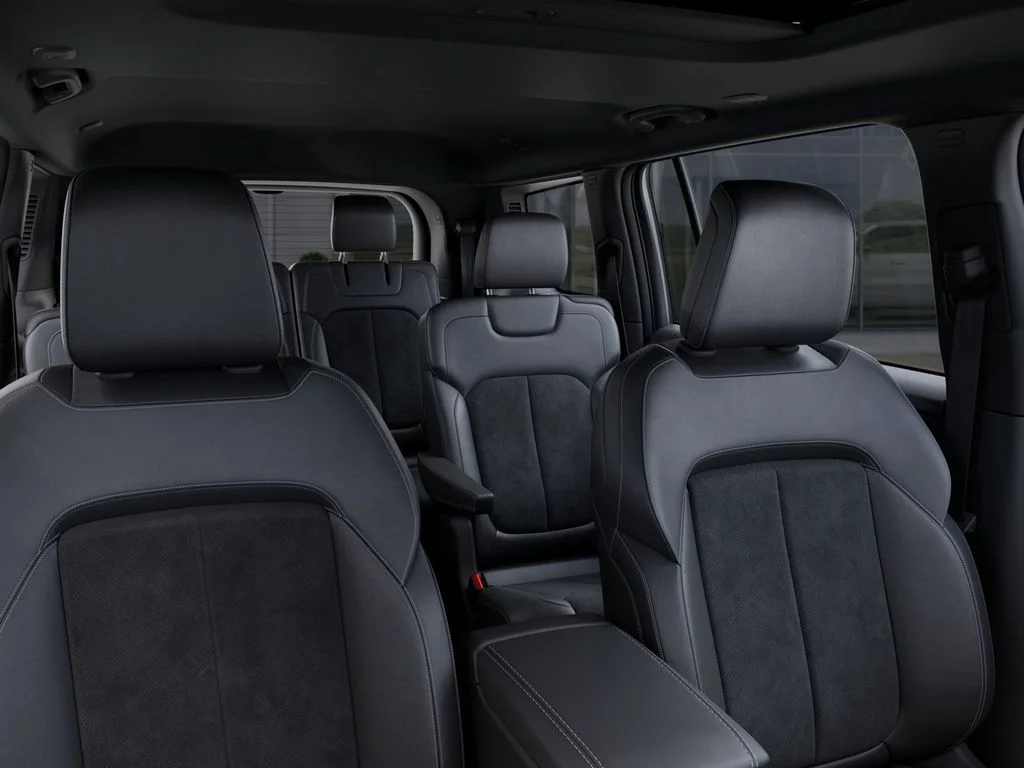 Used 2025 Gray Jeep Altitude X image 27
