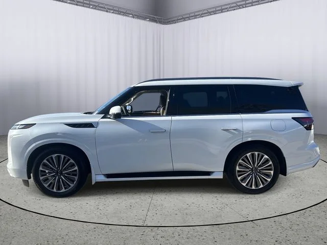 New 2027 RADIANT WHITE INFINITI Luxe 4WD image 3