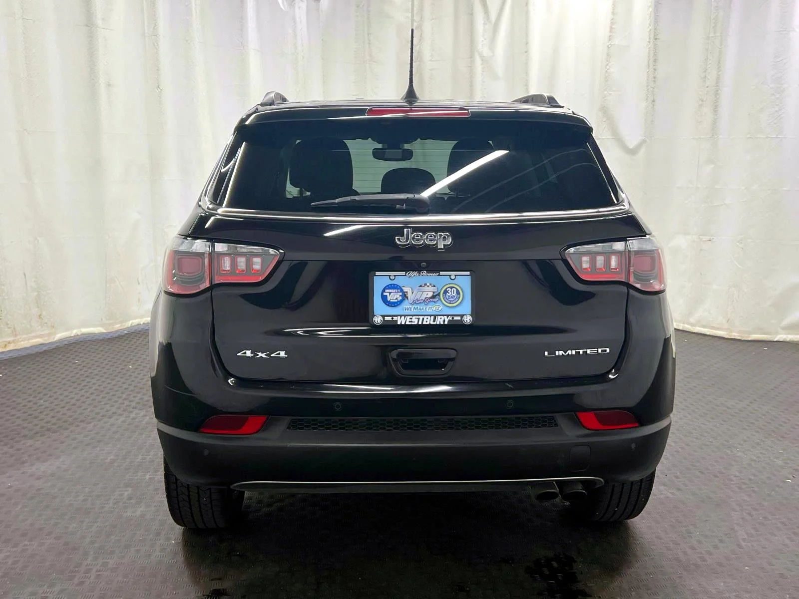 Used 2019 Diamond Black Crystal Pearlcoat Jeep Limited image 7