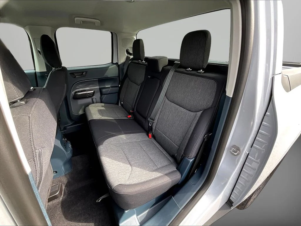 New 2025 Space White Metallic Ford XLT image 14
