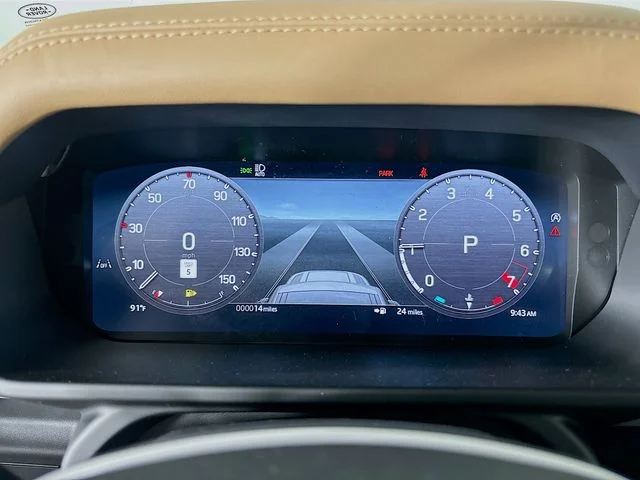 New 2026 White Land Rover X-Dynamic SE image 13