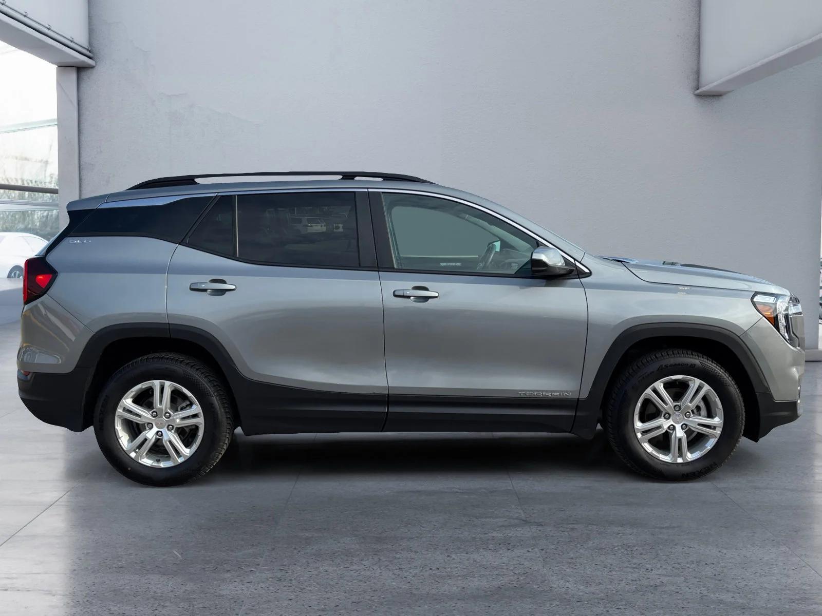 Used 2024 Summit White GMC SLE image 6