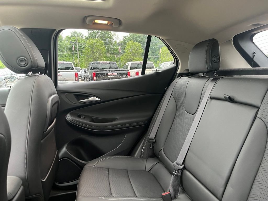 Used 2023 Sapphire Buick Essence image 22