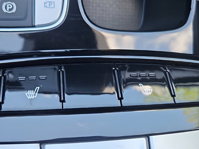 Used 2024 Black Pearl Hyundai SEL image 10