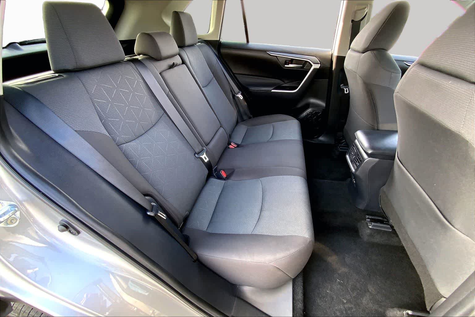 Used 2025 Silver Sky Metallic Toyota XLE image 19