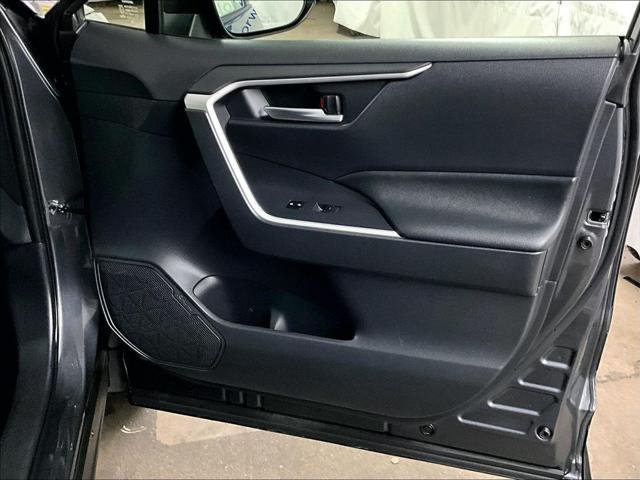 Certified Used 2025 MAGNETIC GRAY MET. Toyota  image 12