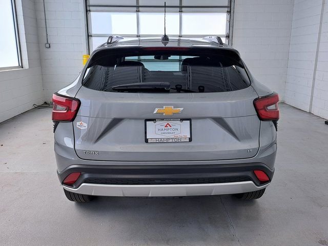 Used 2025 Gray Chevrolet LT image 7