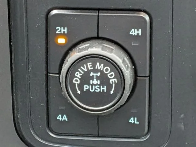 New 2025 Carbonized Gray Metallic Ford Lariat® image 18