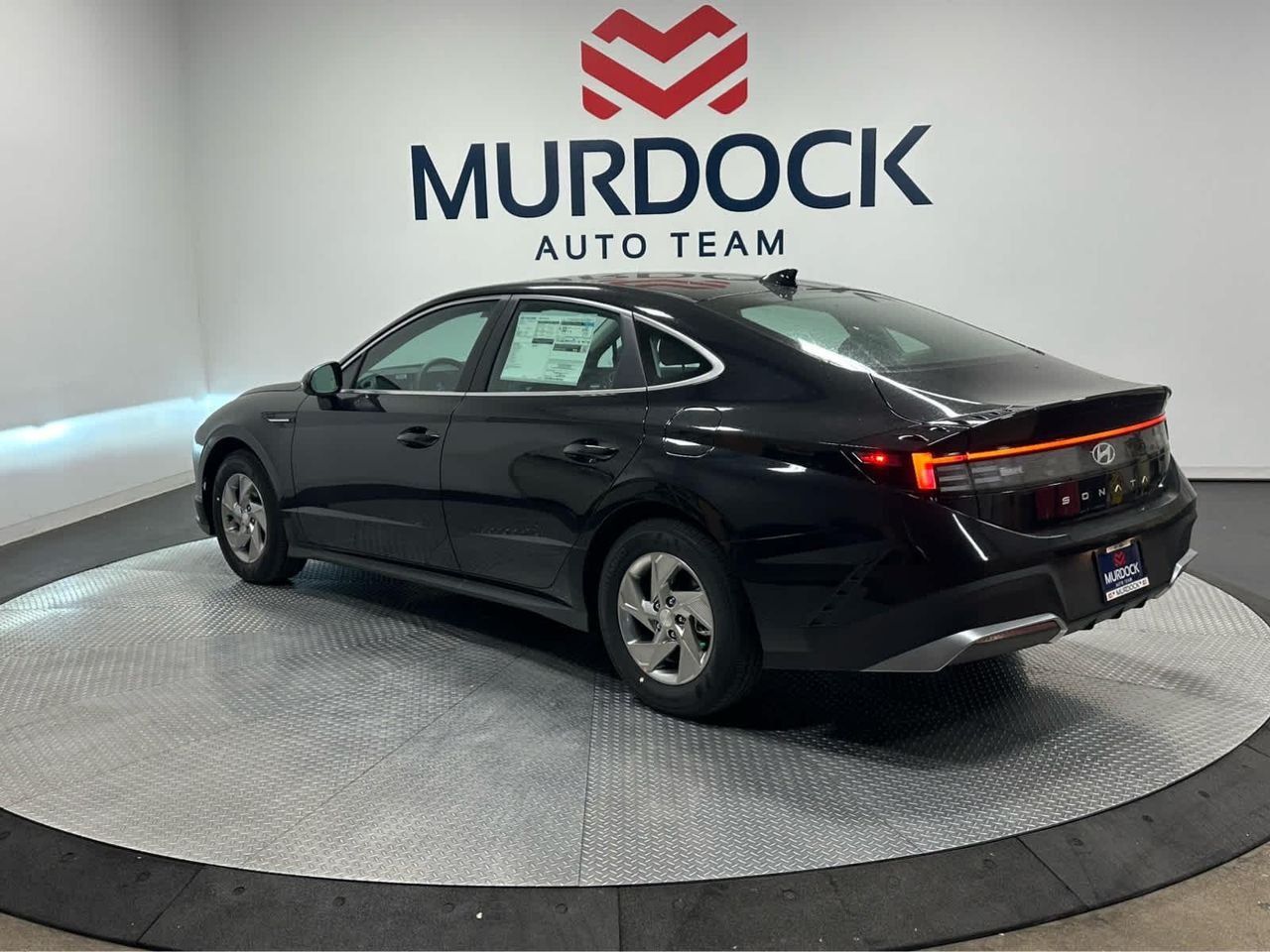 New 2026 Abyss Black Hyundai SE image 3
