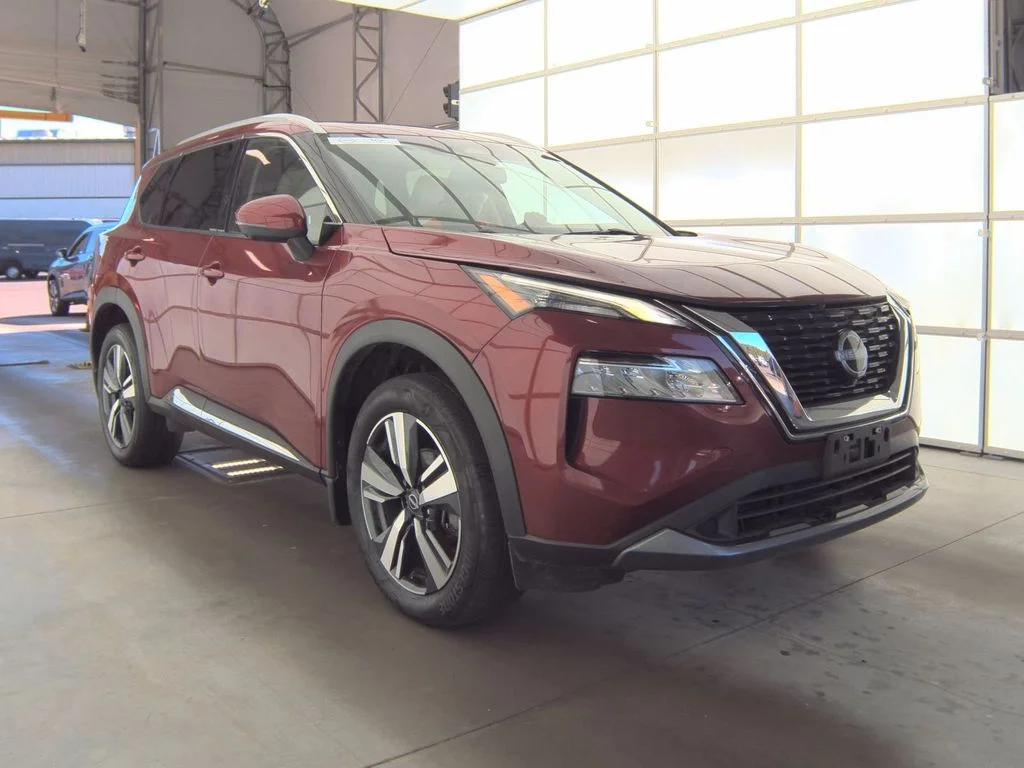Used 2023 Red Nissan SL image 3