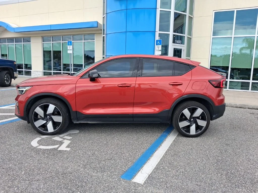 Used 2023 Red Volvo Ultimate image 8