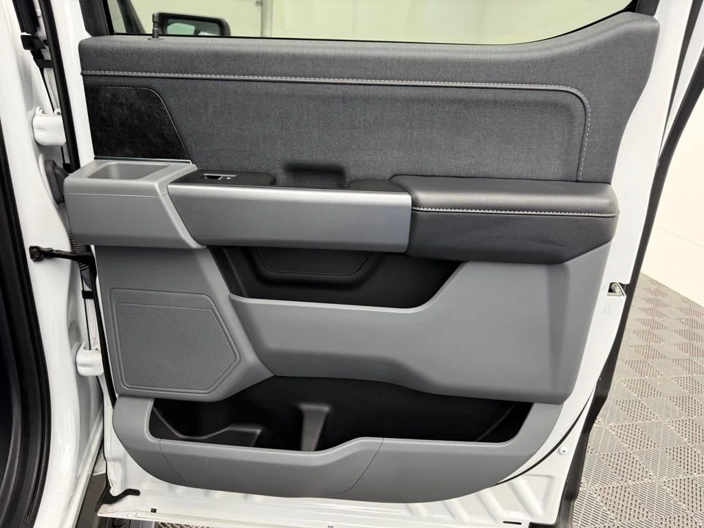 Used 2023 White Ford XLT image 39