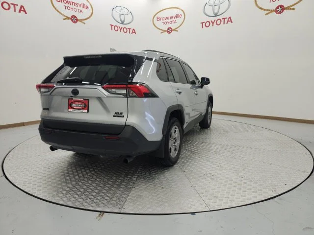 Used 2024 Silver Toyota XLE image 8