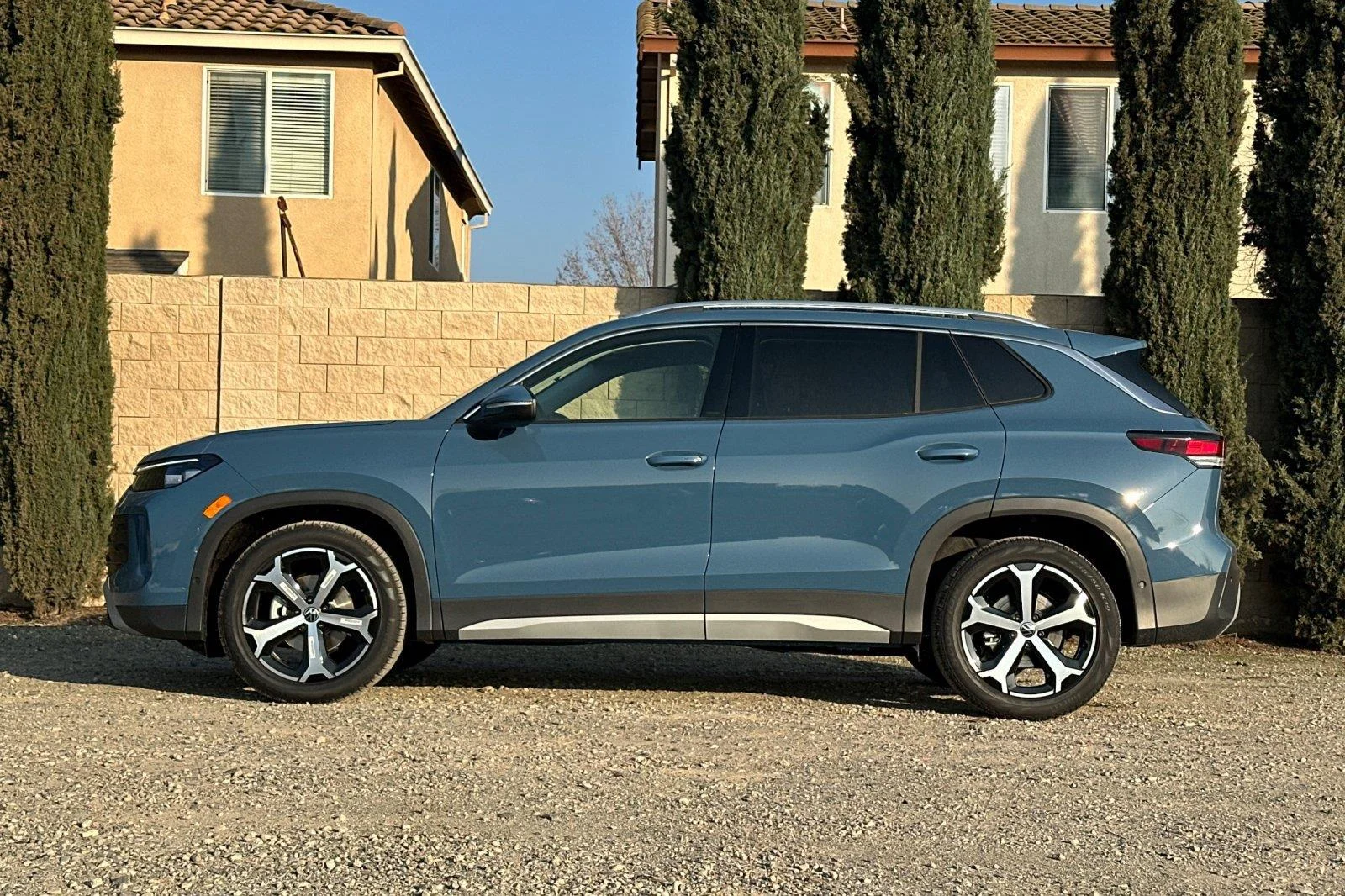 New 2026 Monterey Blue Pearl Volkswagen SE image 7