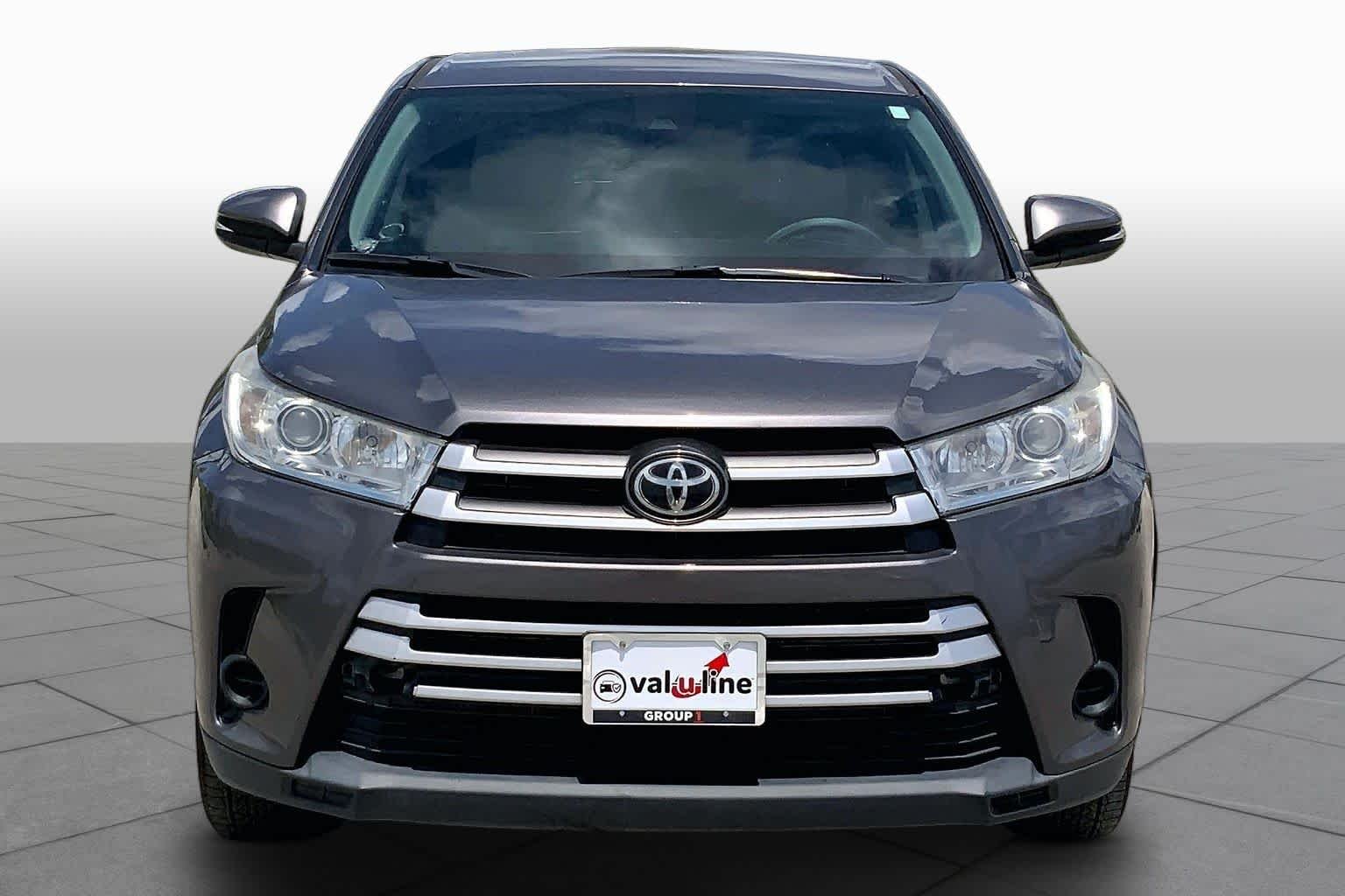 Used 2019 Predawn Gray Mica Toyota LE image 4