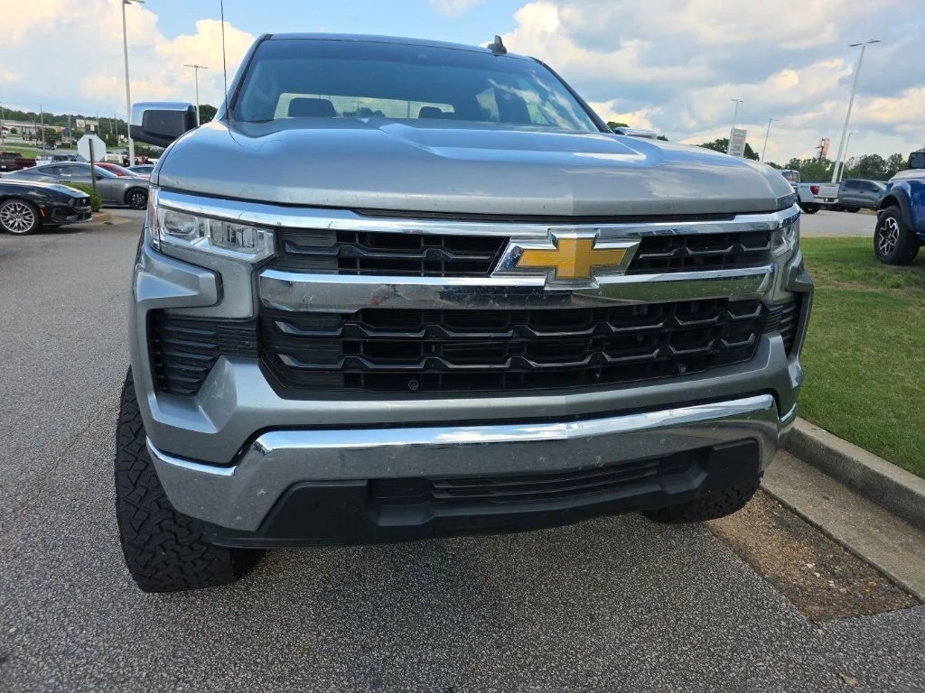 Used 2023 Sterling Gray Metallic Chevrolet LT image 6
