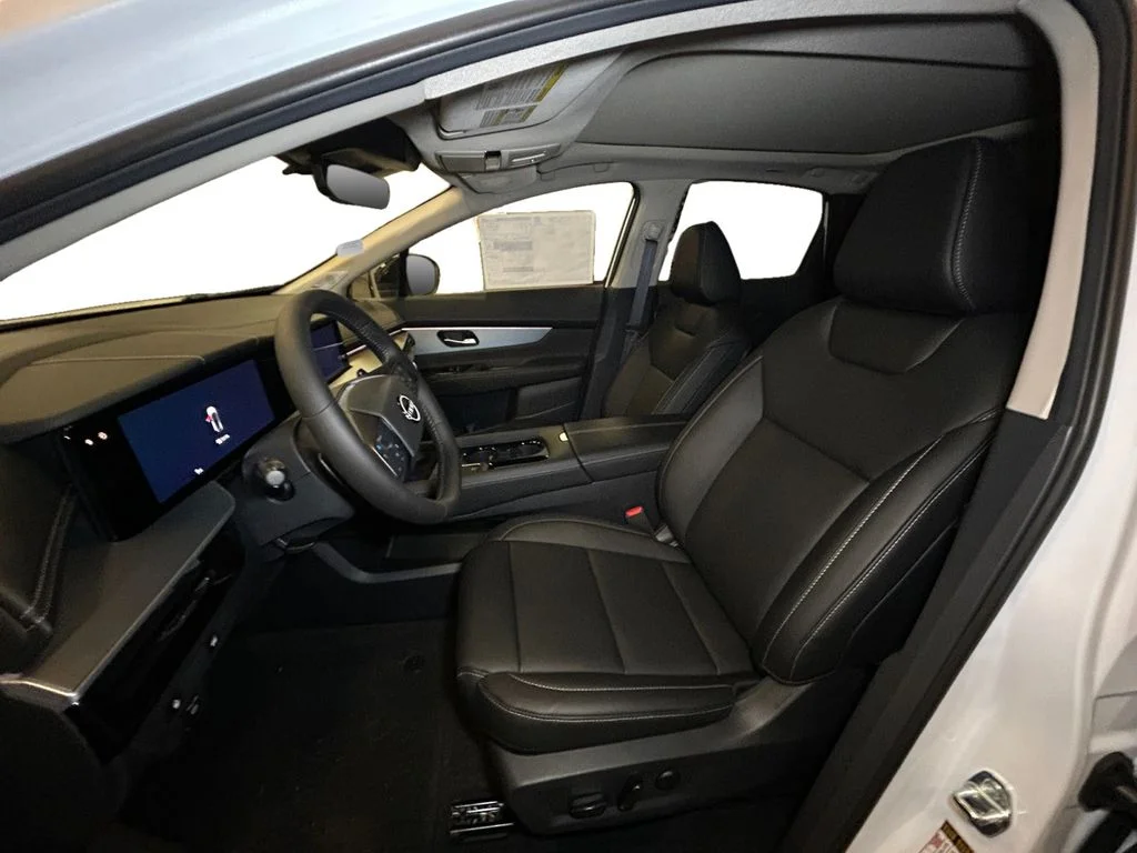 New 2027 Everest White Pearl Tricoat Nissan SL image 9