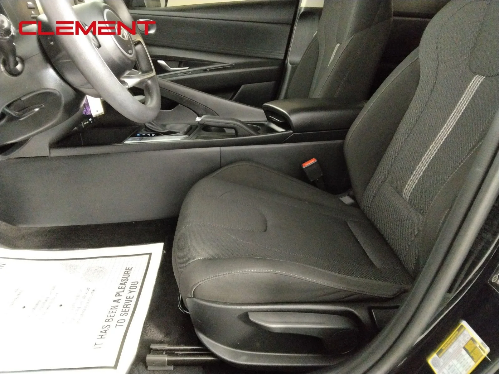 Used 2025 Black Hyundai SE image 11