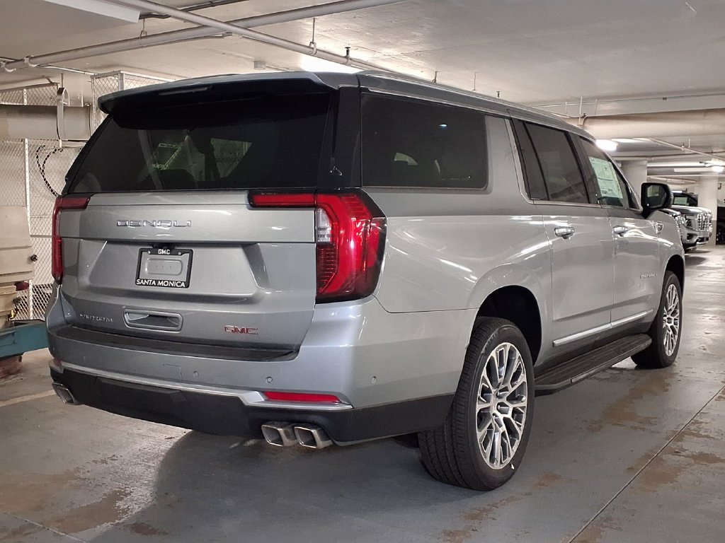 2026 GMC Yukon XL Denali - Photo 8