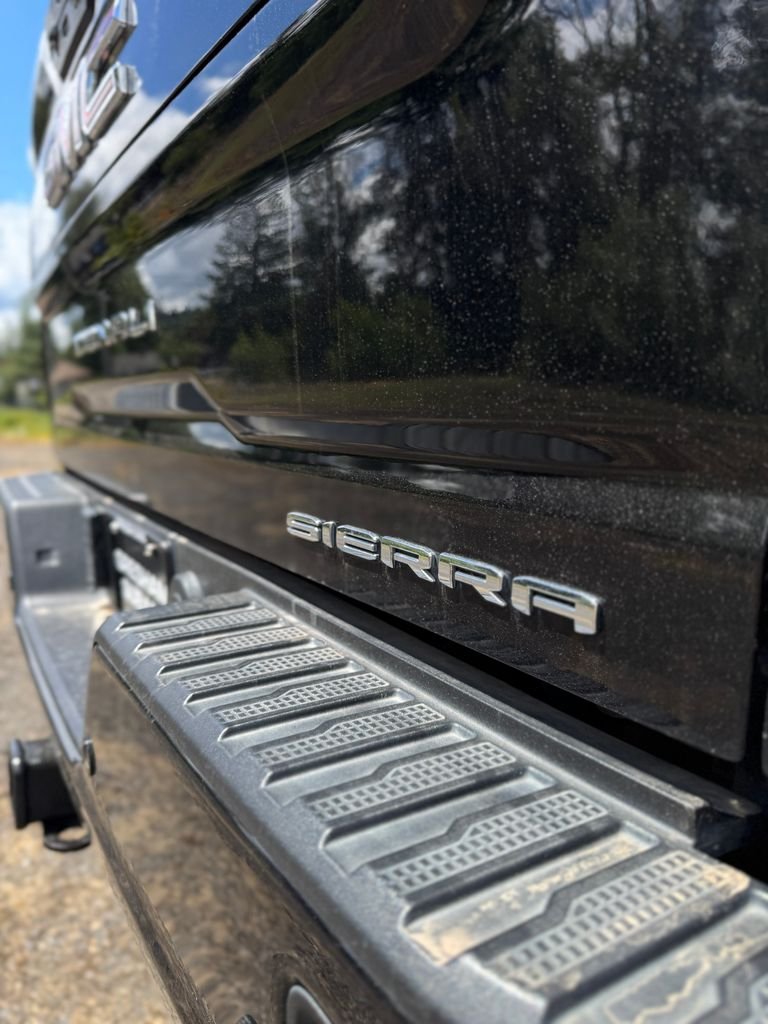 Used 2022 Ebony Twilight Metallic GMC Denali image 54