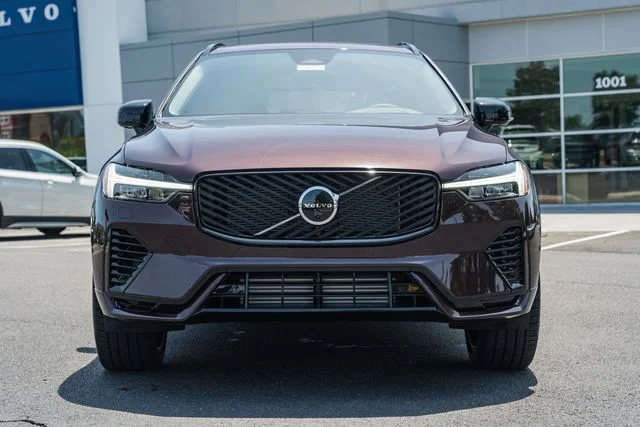 New 2026 Mulberry Red Volvo T8 Ultra image 2