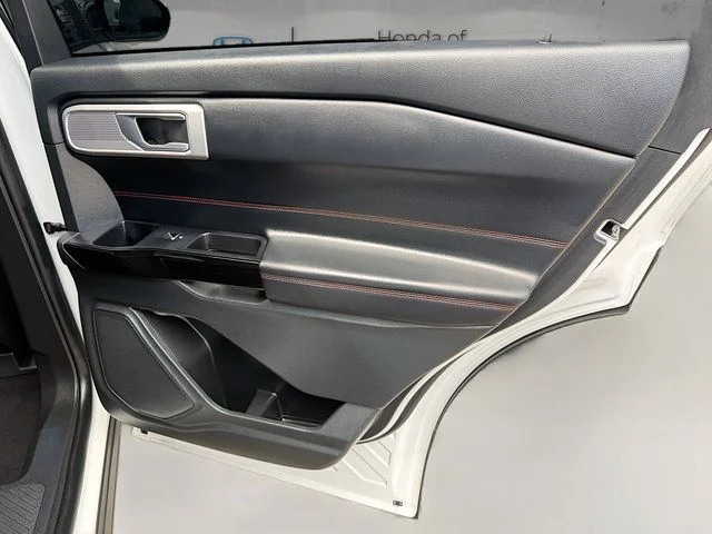 Used 2023 White Metallic Ford ST-Line image 30