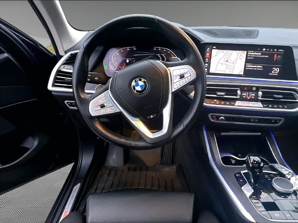 Used 2022 Gray BMW xDrive40i image 17