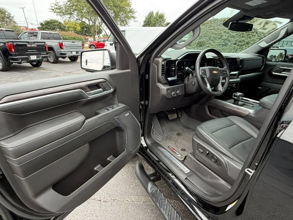 2024 Chevrolet Silverado 1500 LTZ - Photo 24