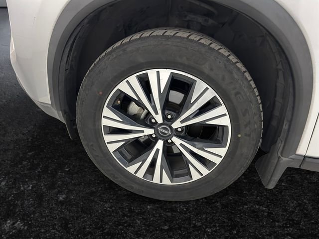 Used 2022 Silver Nissan SV image 27
