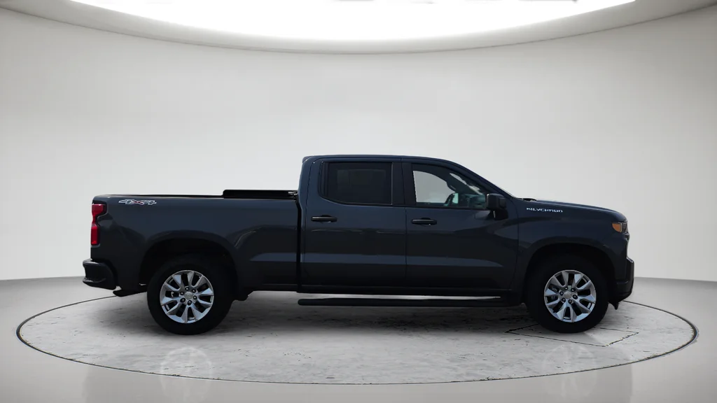 Used 2021 Gray Chevrolet Custom image 5
