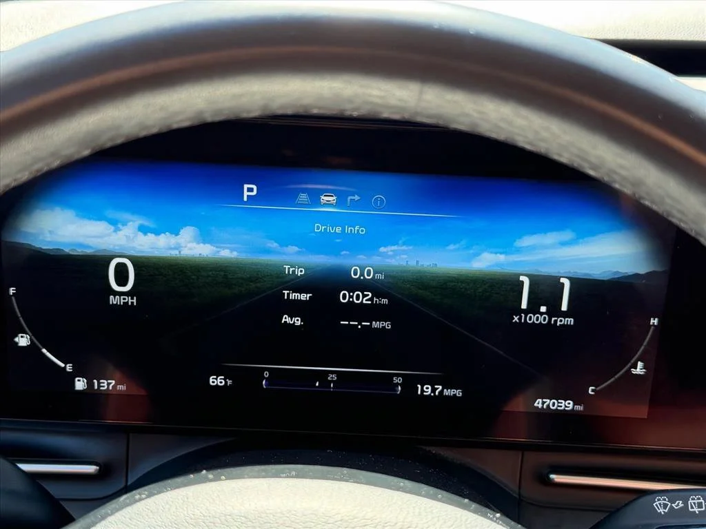 Used 2024 White Kia SX image 23