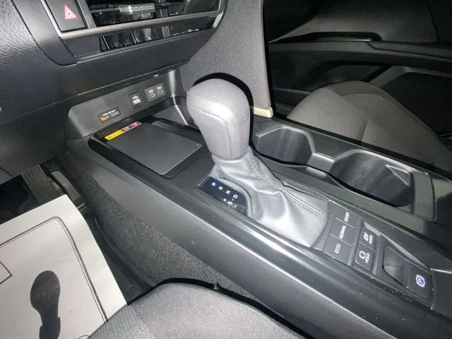 Used 2025 White Toyota LE image 20