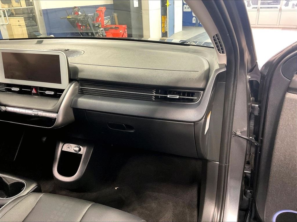 Used 2023 Gray Hyundai SEL image 13