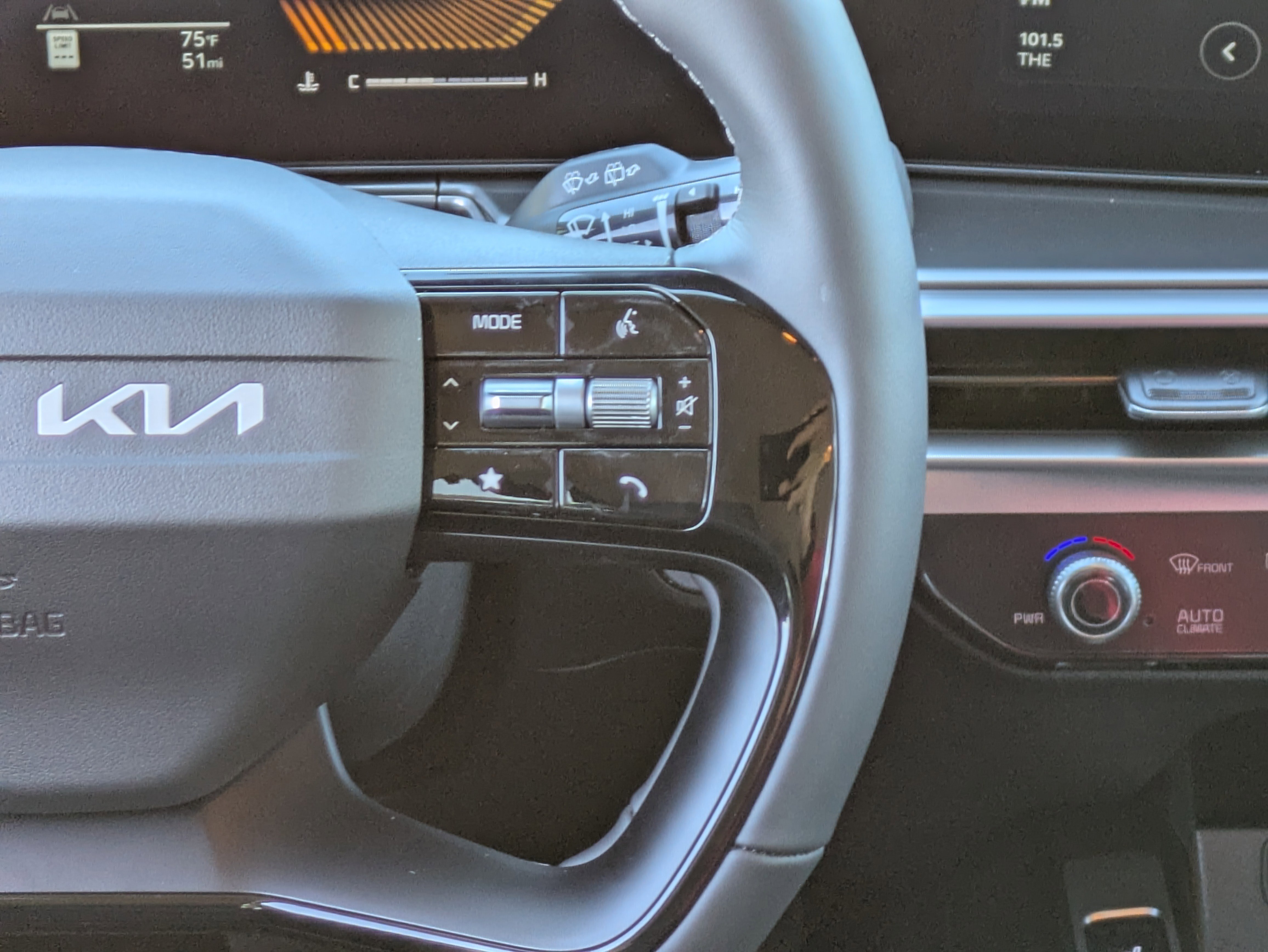 New 2026 Ivory Silver Kia S image 23