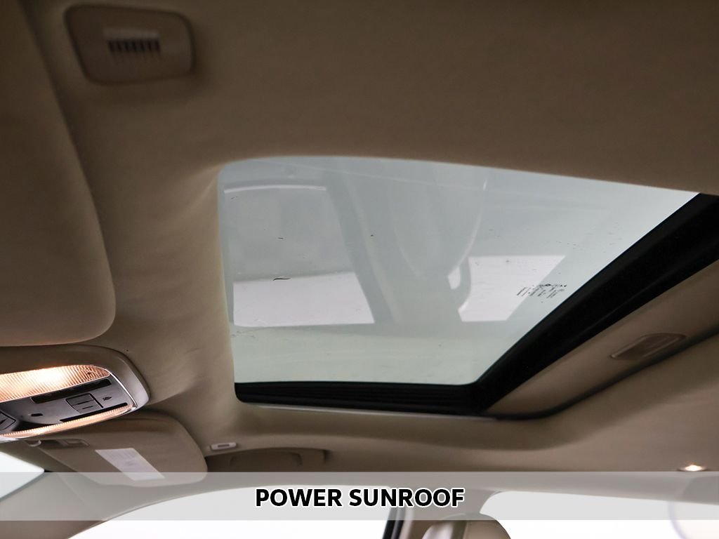 Used 2019 White Jeep Limited image 4