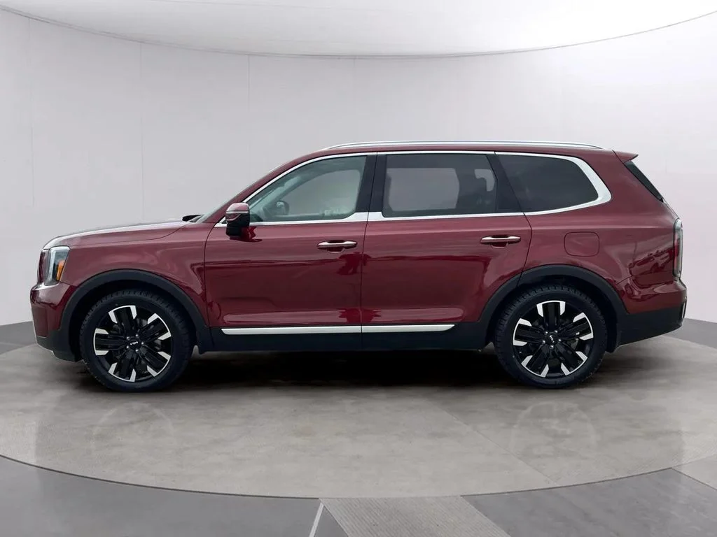 Used 2023 Red Kia SX image 3