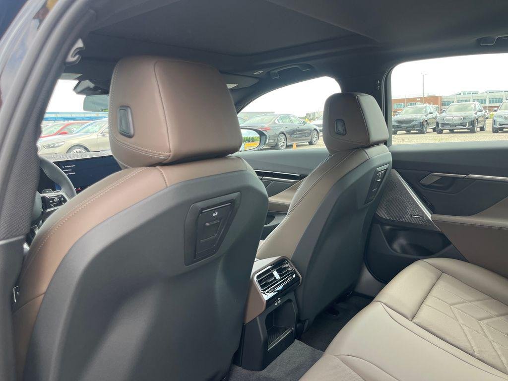 New 2026 Black Sapphire Metallic BMW 530i xDrive image 25