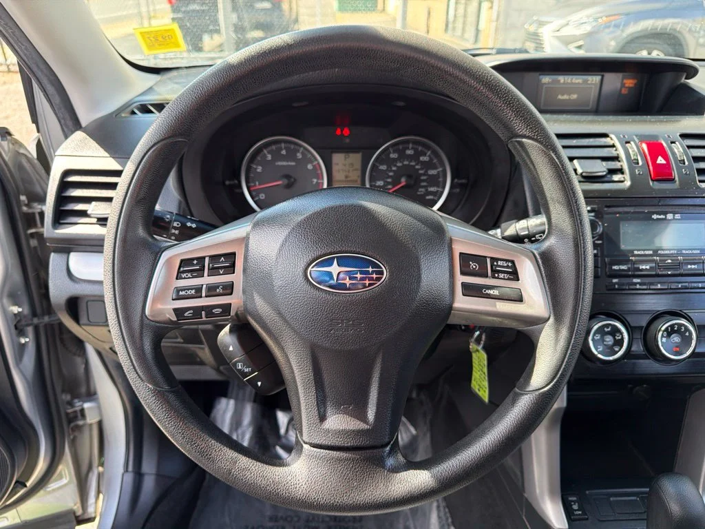 Used 2015 Silver Subaru 2.5i Premium image 29