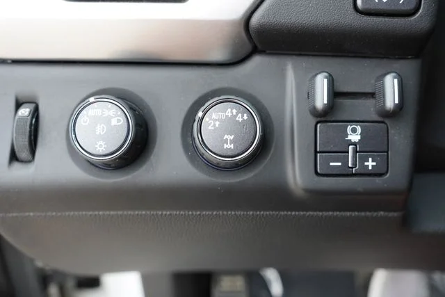 2020 Chevrolet Suburban Premier - Photo 28