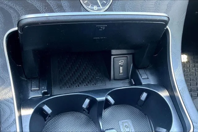 Used 2021  Mercedes-Benz C 300 image 15